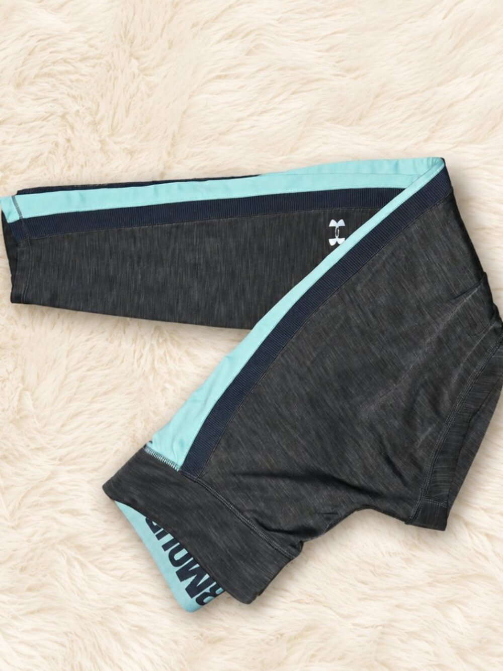 Under Armour Yoga leggings — Size S